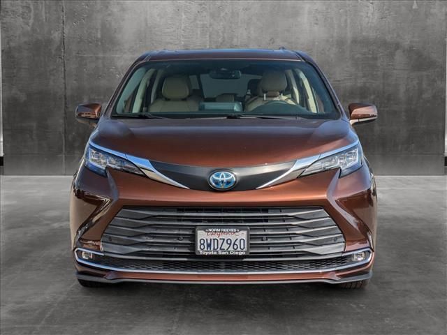 2021 Toyota Sienna XLE