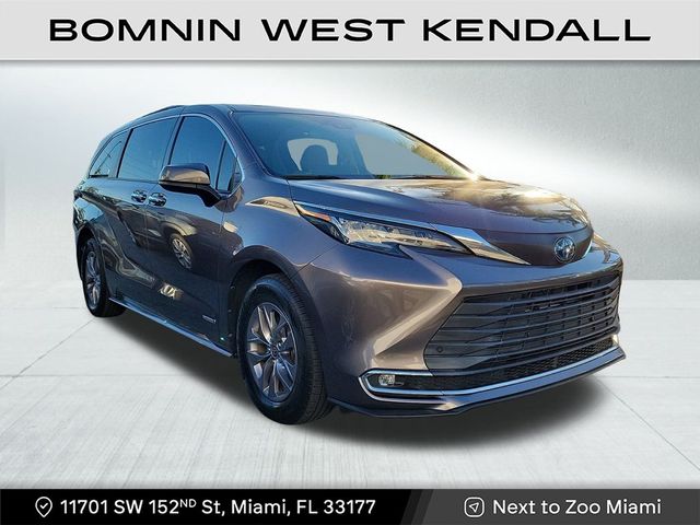 2021 Toyota Sienna XLE