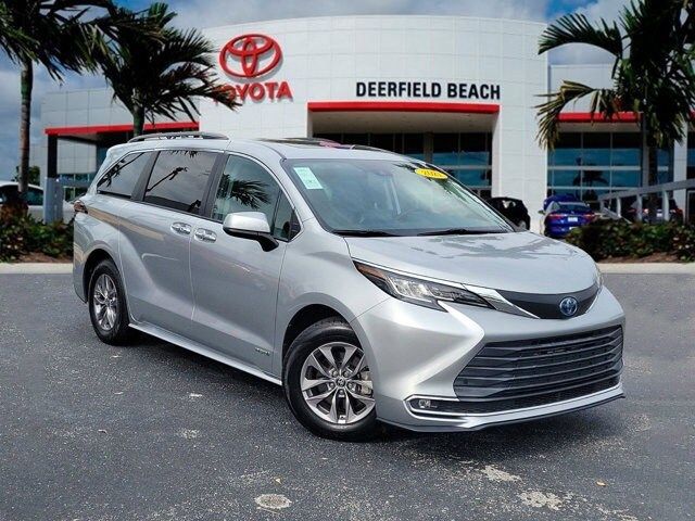 2021 Toyota Sienna XLE