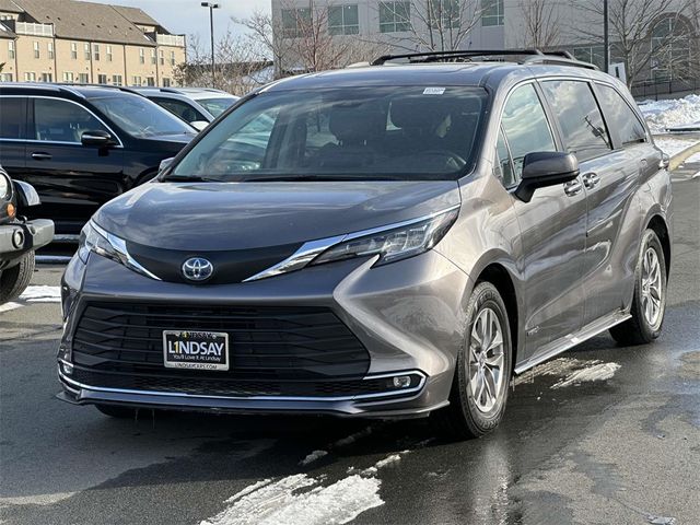 2021 Toyota Sienna XLE