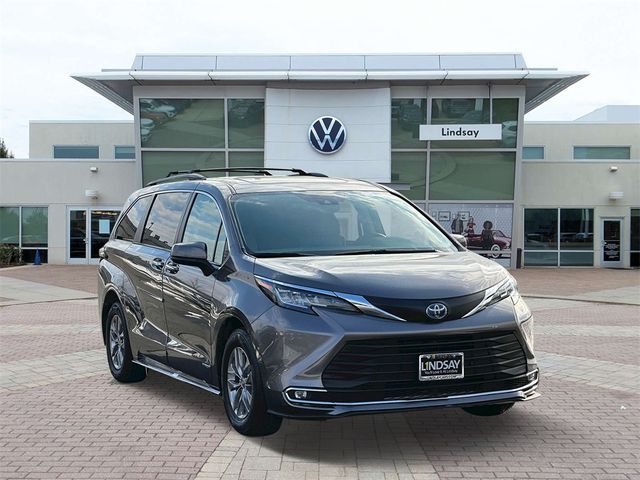 2021 Toyota Sienna XLE