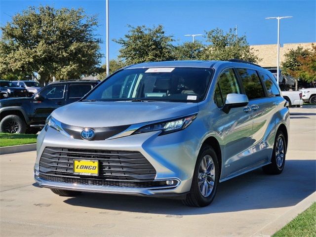 2021 Toyota Sienna XLE