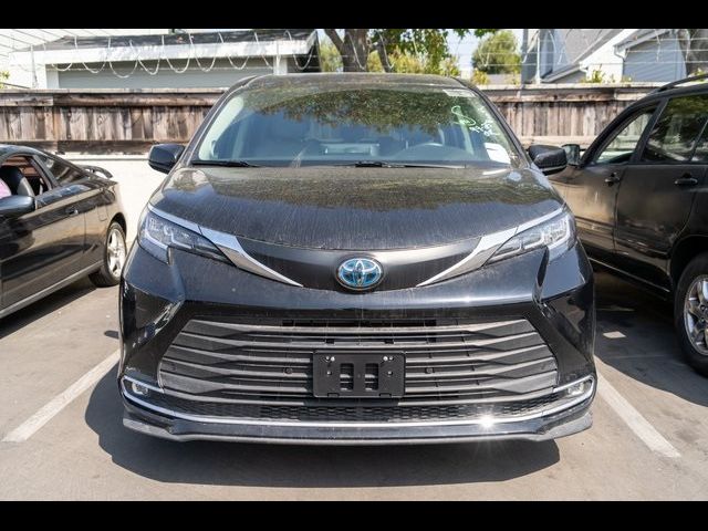 2021 Toyota Sienna XLE