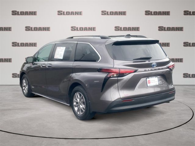 2021 Toyota Sienna XLE