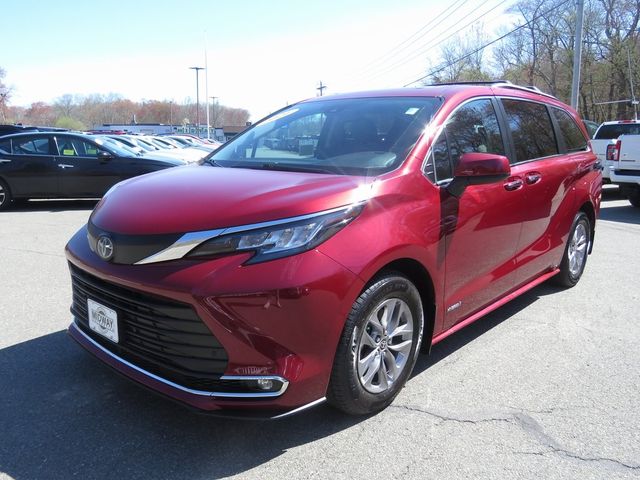 2021 Toyota Sienna XLE