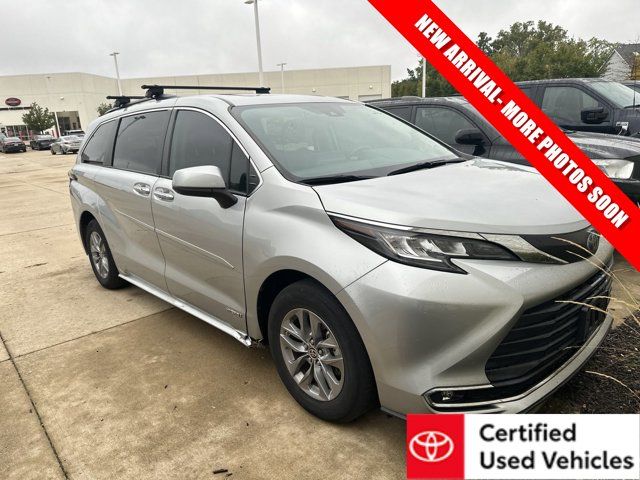 2021 Toyota Sienna XLE