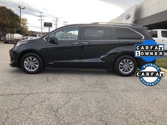 2021 Toyota Sienna XLE