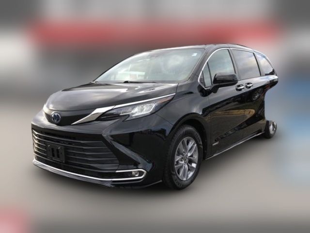 2021 Toyota Sienna XLE