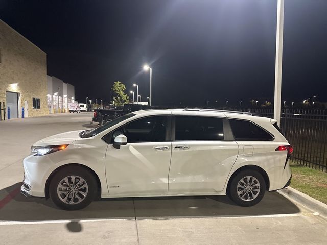 2021 Toyota Sienna XLE