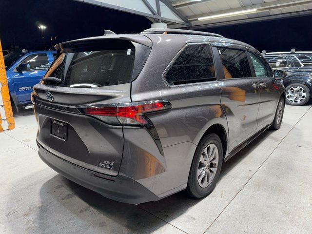 2021 Toyota Sienna XLE