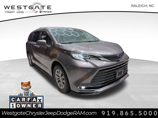 2021 Toyota Sienna XLE