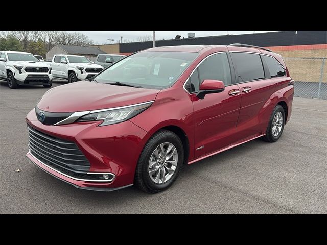 2021 Toyota Sienna XLE