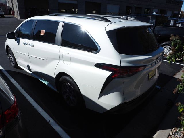 2021 Toyota Sienna XLE