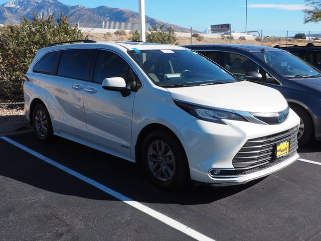 2021 Toyota Sienna XLE