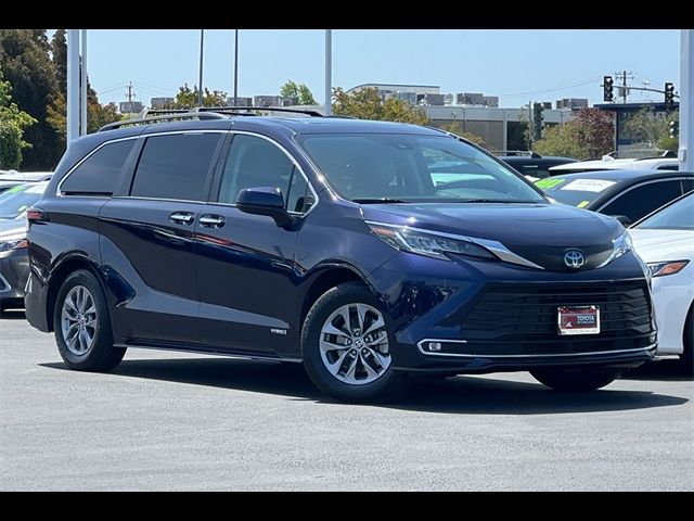 2021 Toyota Sienna XLE