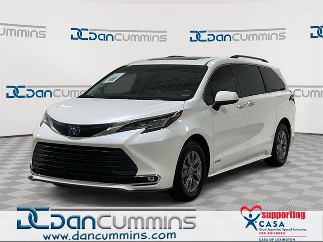 2021 Toyota Sienna XLE