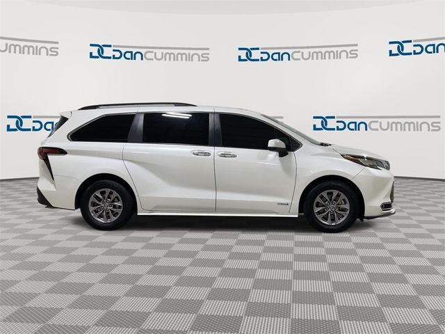 2021 Toyota Sienna XLE