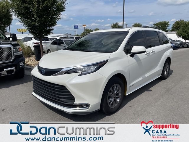 2021 Toyota Sienna XLE