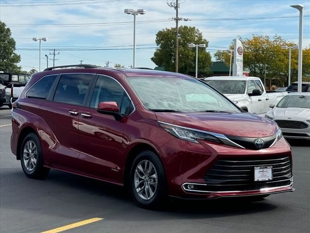 2021 Toyota Sienna XLE