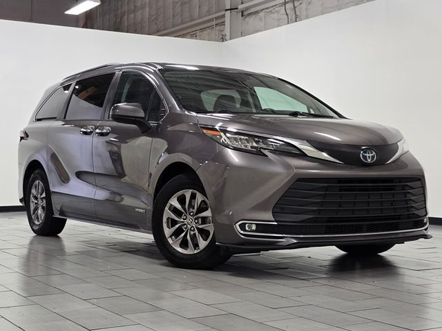 2021 Toyota Sienna XLE