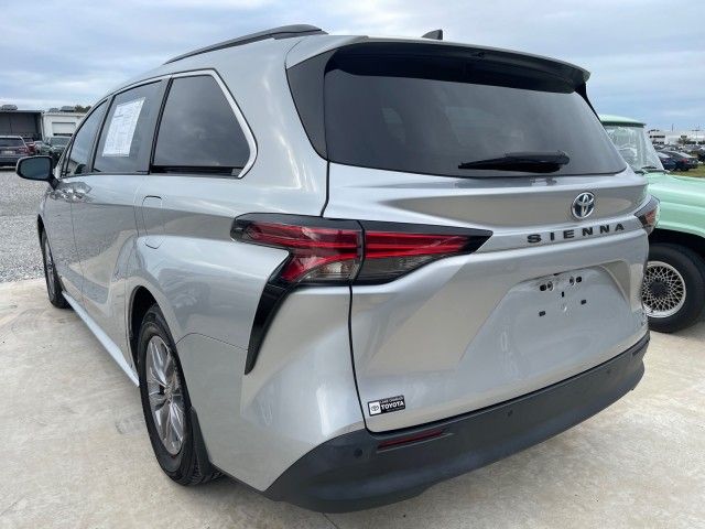 2021 Toyota Sienna XLE