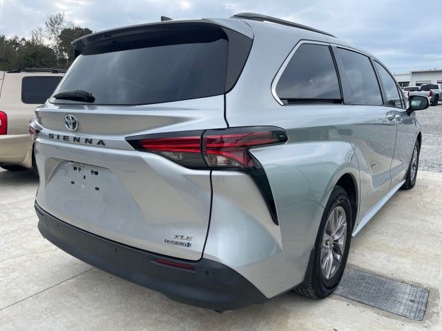 2021 Toyota Sienna XLE