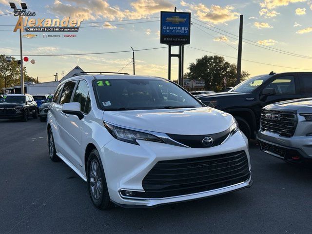 2021 Toyota Sienna XLE