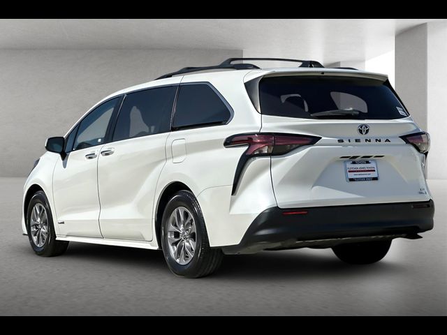 2021 Toyota Sienna XLE