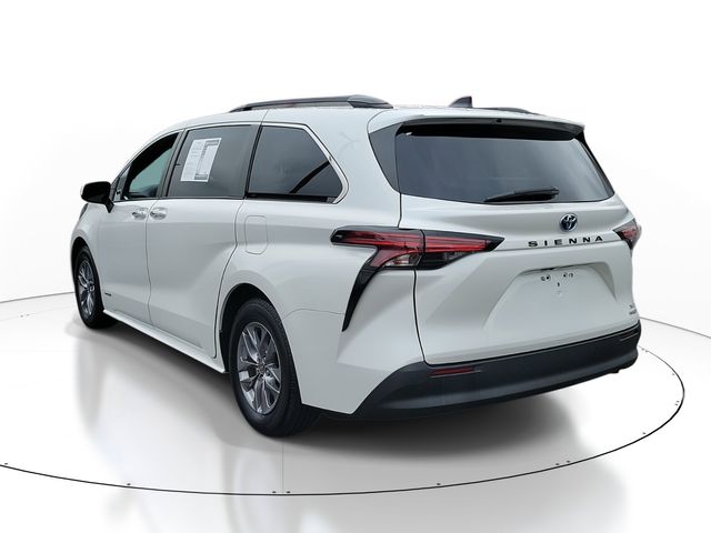 2021 Toyota Sienna XLE