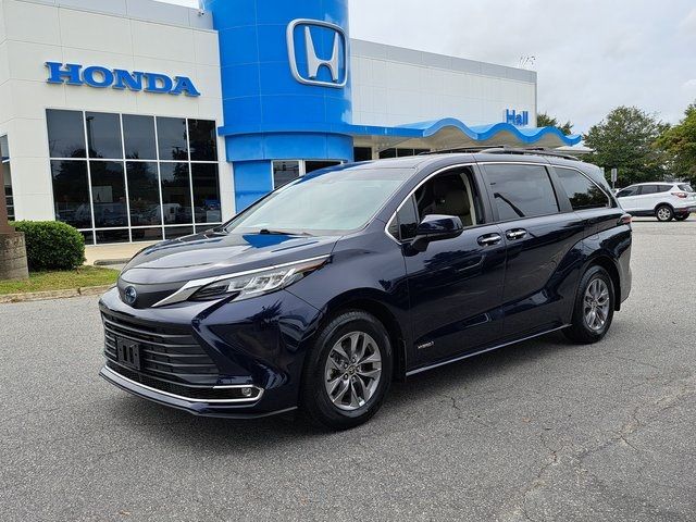 2021 Toyota Sienna XLE