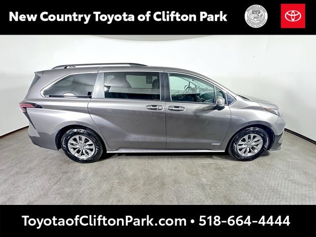 2021 Toyota Sienna XLE