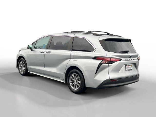 2021 Toyota Sienna XLE