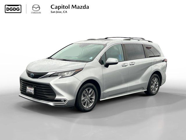 2021 Toyota Sienna XLE