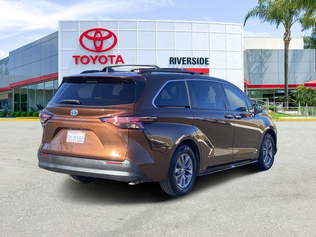 2021 Toyota Sienna XLE