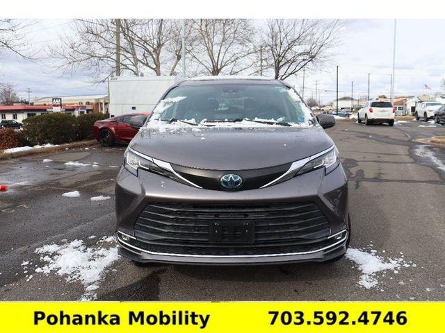 2021 Toyota Sienna XLE