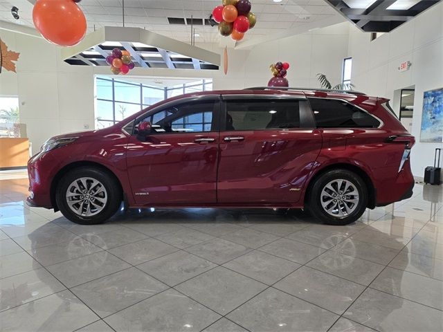 2021 Toyota Sienna XLE