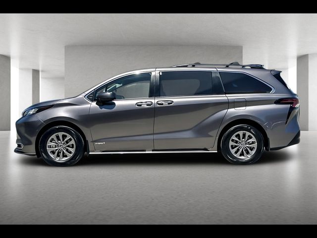 2021 Toyota Sienna XLE