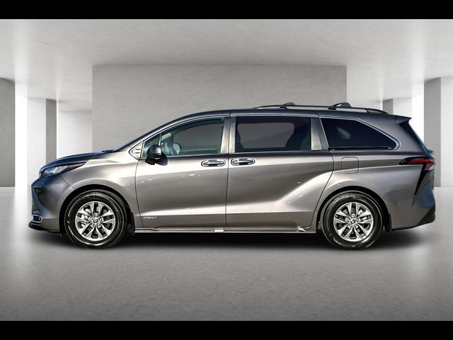 2021 Toyota Sienna XLE