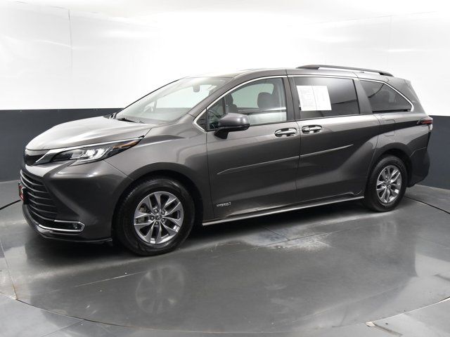 2021 Toyota Sienna XLE