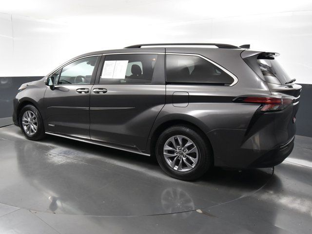 2021 Toyota Sienna XLE