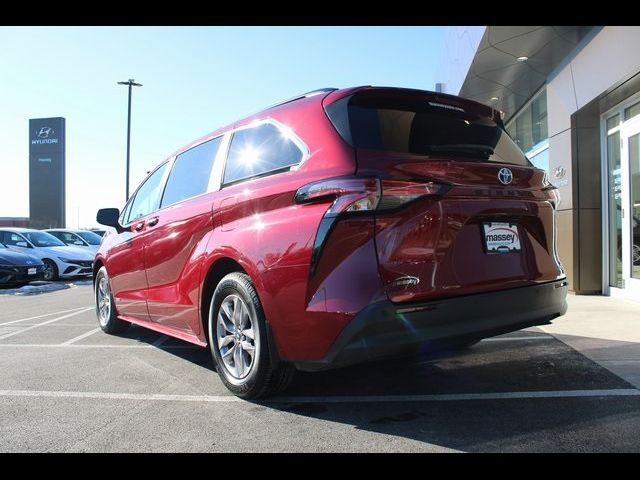 2021 Toyota Sienna XLE