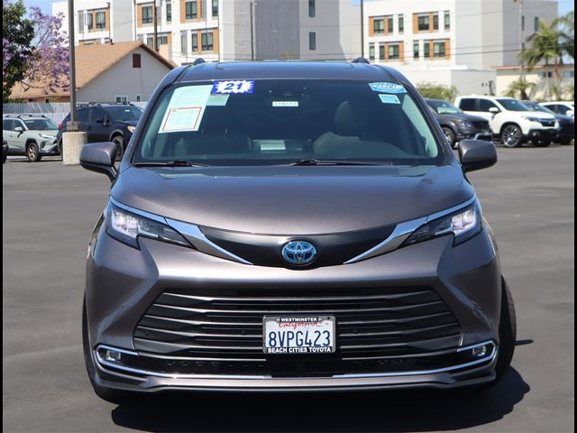 2021 Toyota Sienna XLE