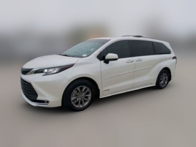 2021 Toyota Sienna XLE