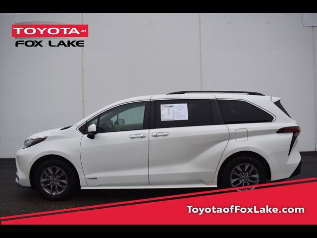 2021 Toyota Sienna XLE