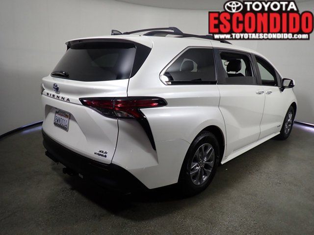 2021 Toyota Sienna XLE