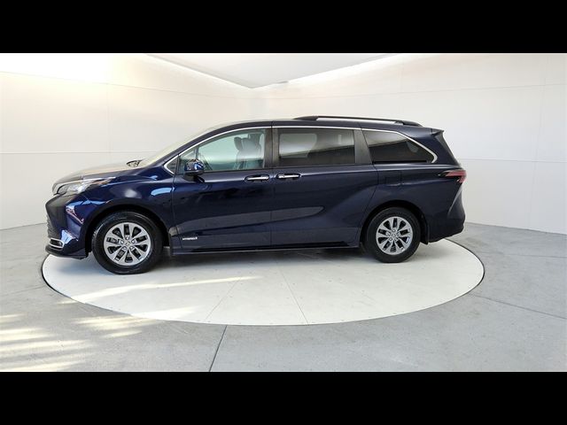 2021 Toyota Sienna XLE