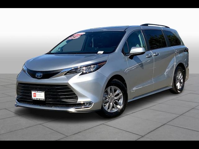 2021 Toyota Sienna XLE