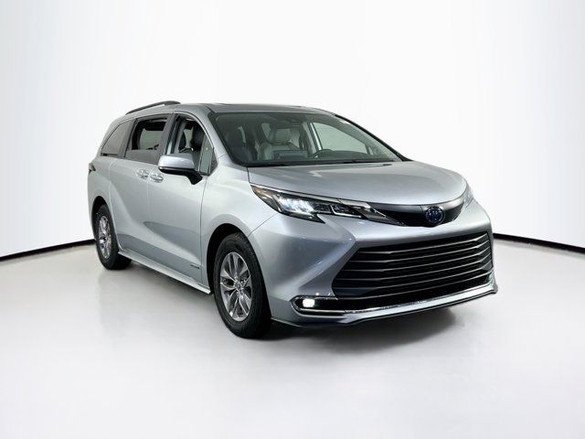 2021 Toyota Sienna XLE