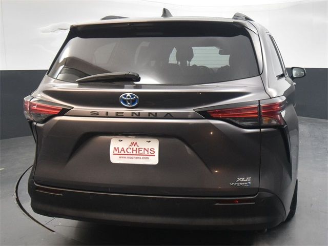 2021 Toyota Sienna XLE