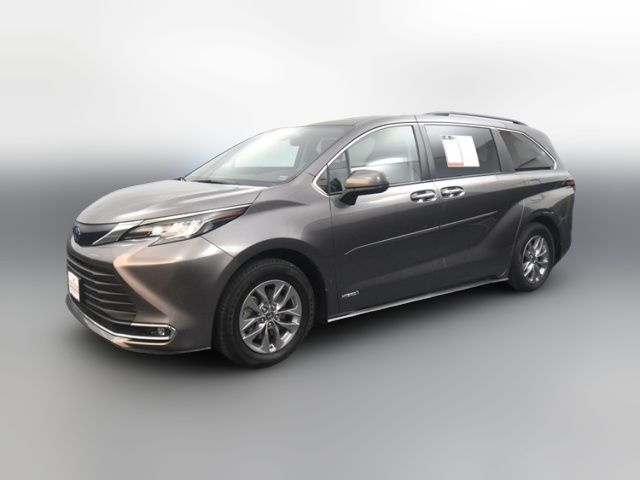 2021 Toyota Sienna XLE